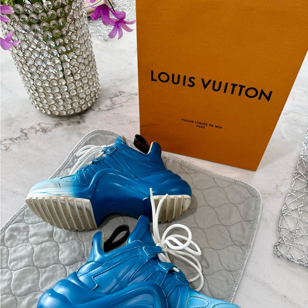 Louis Vuitton LV Archlight Blue Monogram Sneakers AUTHENTIC - Size 37 - Picture 3 of 4